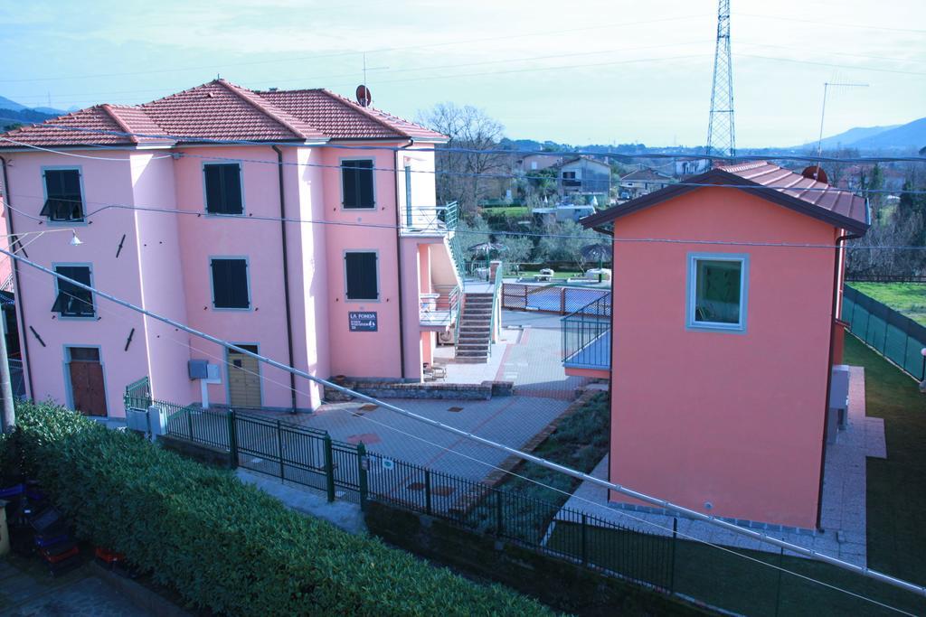 La Fonda Casa Vacanze-Appartamenti Con Piscina Santo Stefano di Magra Exterior foto