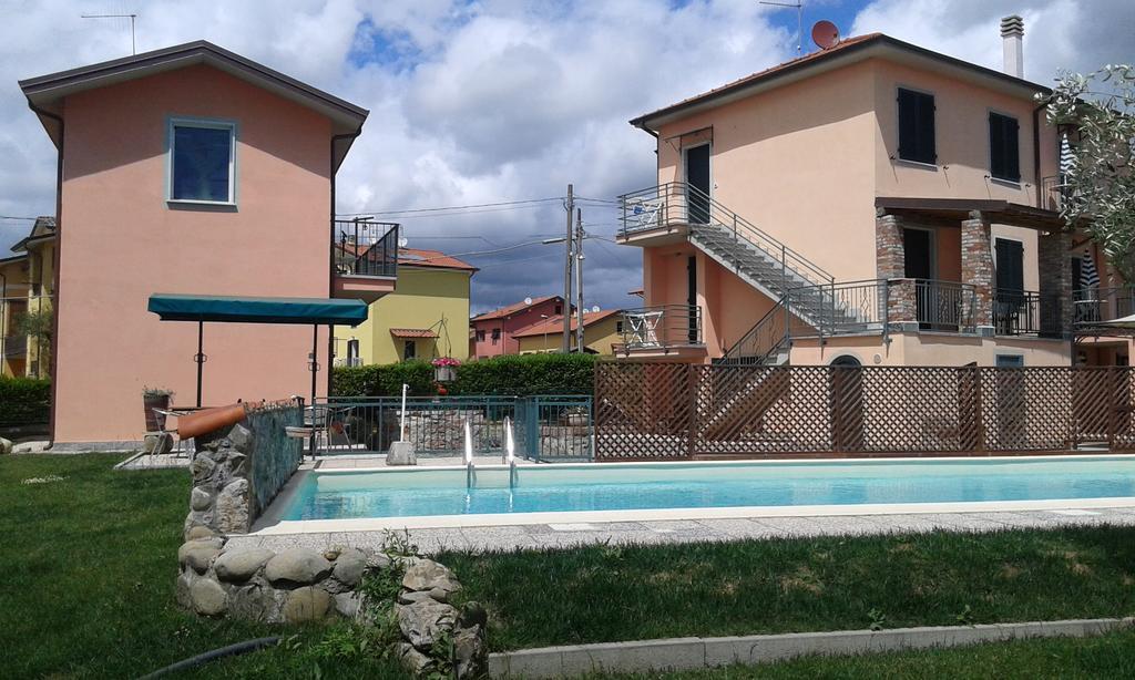 La Fonda Casa Vacanze-Appartamenti Con Piscina Santo Stefano di Magra Exterior foto